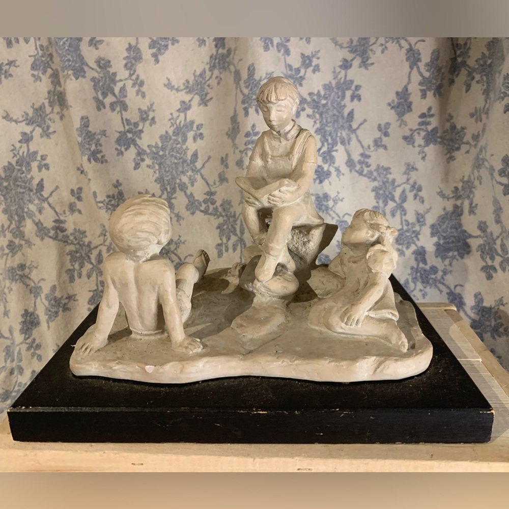 VTG 1980 Austin Productions Reproduction Statue Story Time by Patrice Hannon